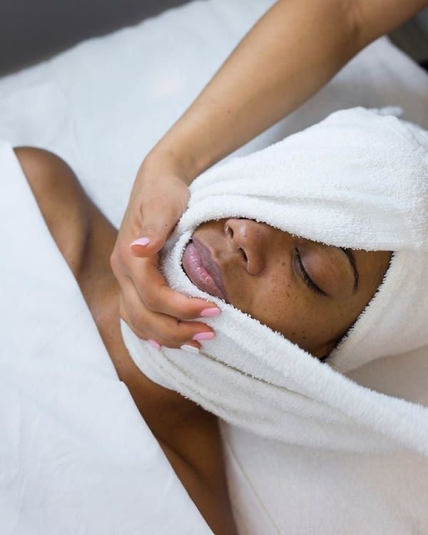 Essential Radiance Facial